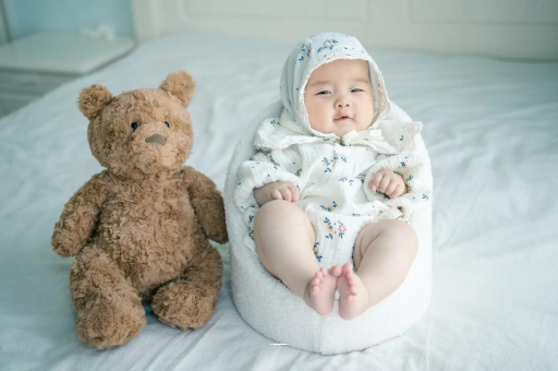 枣阳宝宝吃不饱母乳的症状